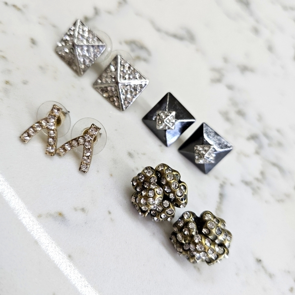 *4 for $25*  Bundle of sparkley earrings